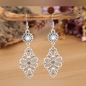 ♥️H Individually $10 Or Bundle 5/$20 Elegant Silver Filigree Dangle Earrings